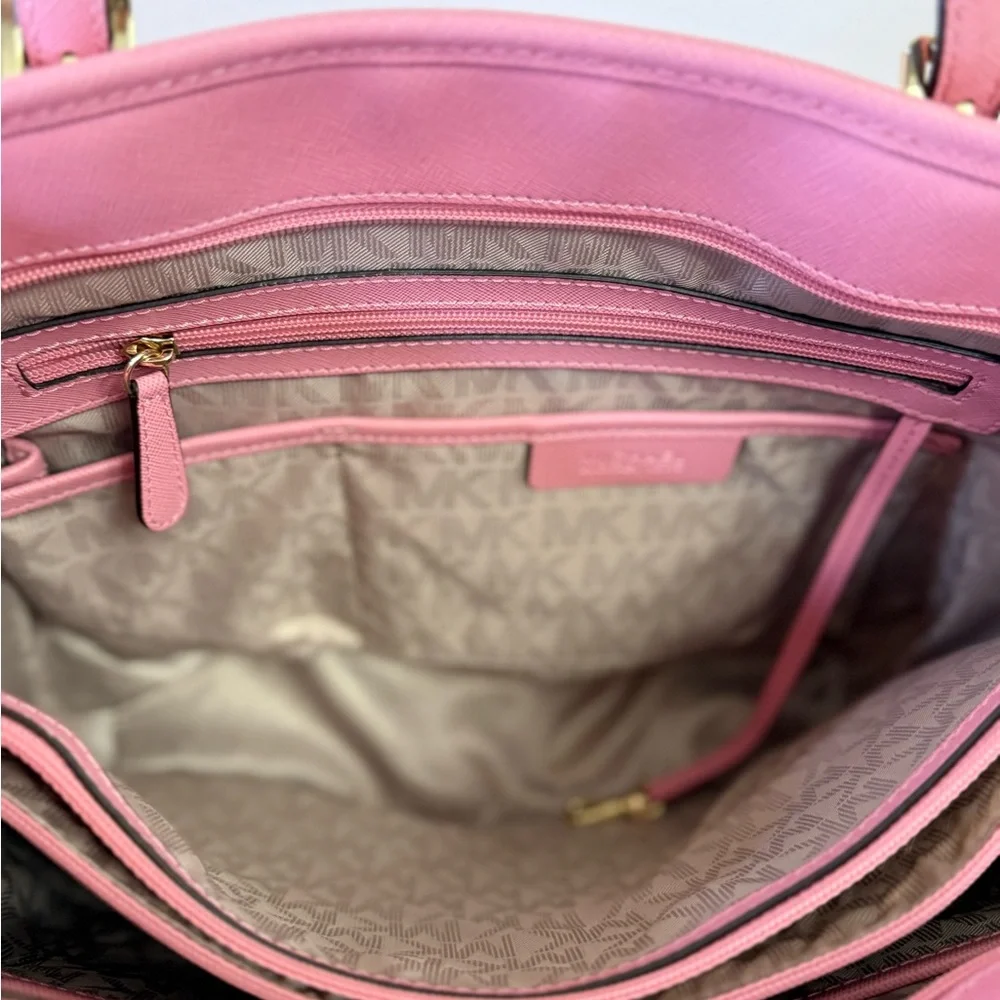 BARELY USED…… MICHAEL KORS JET SET PINK MEDIUM TOTE w/MATCHINGVWALLET - Picture 8 of 12